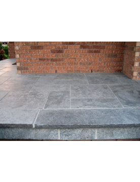 Hampton Limestone Treads